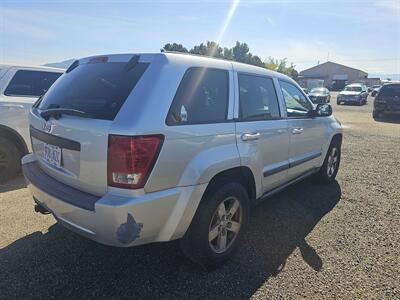 2007 Jeep Grand Cherokee Laredo   - Photo 2 - Central Point, OR 97502
