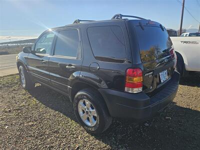 2005 Ford Escape XLT   - Photo 2 - Central Point, OR 97502