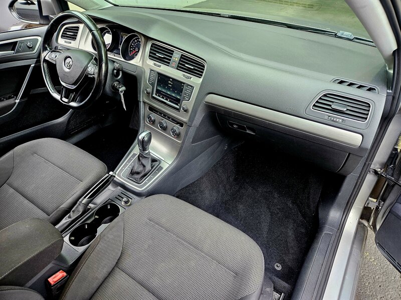 2016 Volkswagen Golf TSI S  