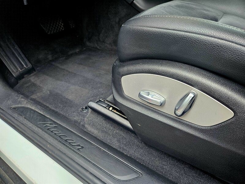 2017 Porsche Macan   - Photo 31 - Hillsboro, OR 97124