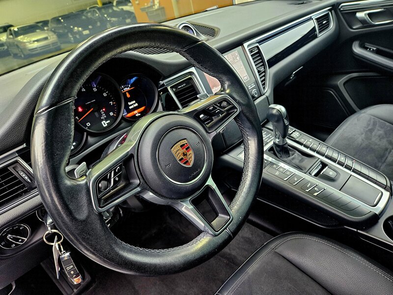 2017 Porsche Macan   - Photo 20 - Hillsboro, OR 97124