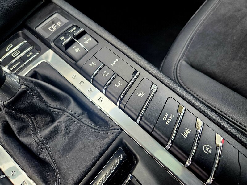 2017 Porsche Macan   - Photo 28 - Hillsboro, OR 97124