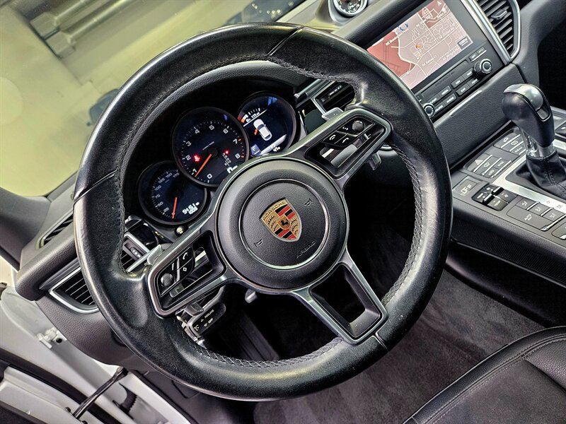 2017 Porsche Macan   - Photo 21 - Hillsboro, OR 97124