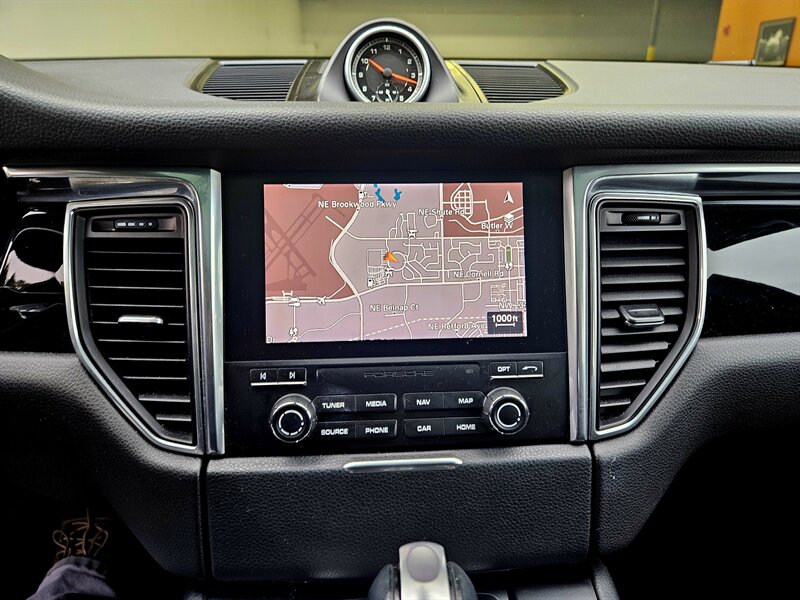 2017 Porsche Macan   - Photo 24 - Hillsboro, OR 97124