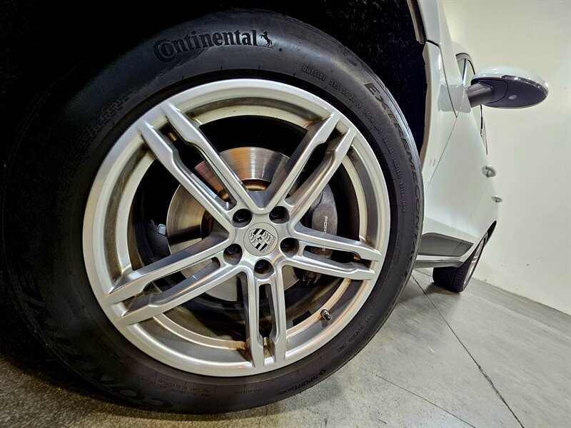 2017 Porsche Macan   - Photo 12 - Hillsboro, OR 97124