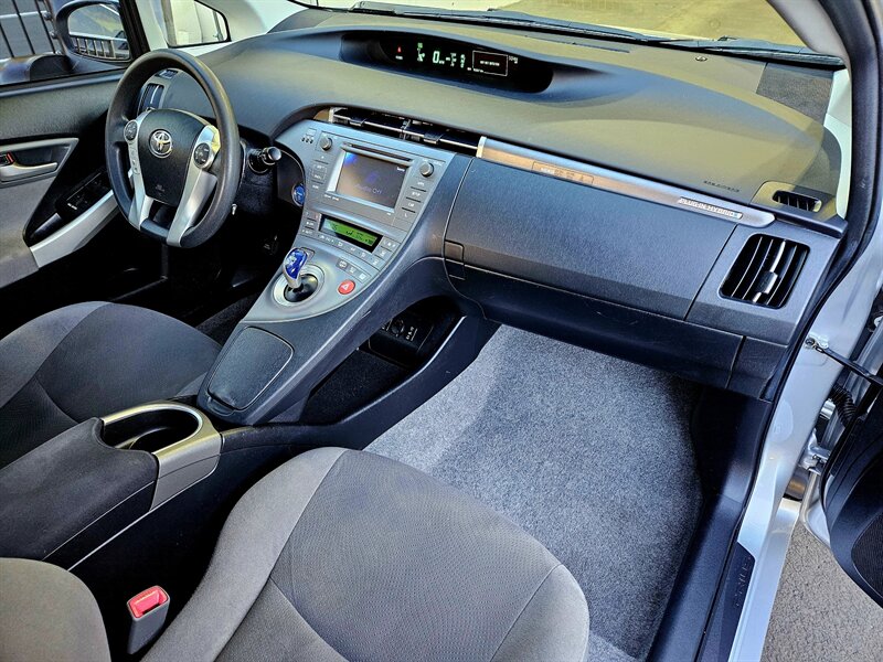 2013 Toyota Prius Plug-in Hybrid  