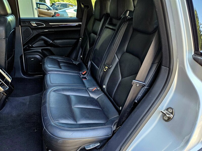 2016 Porsche Cayenne   - Photo 28 - Hillsboro, OR 97124