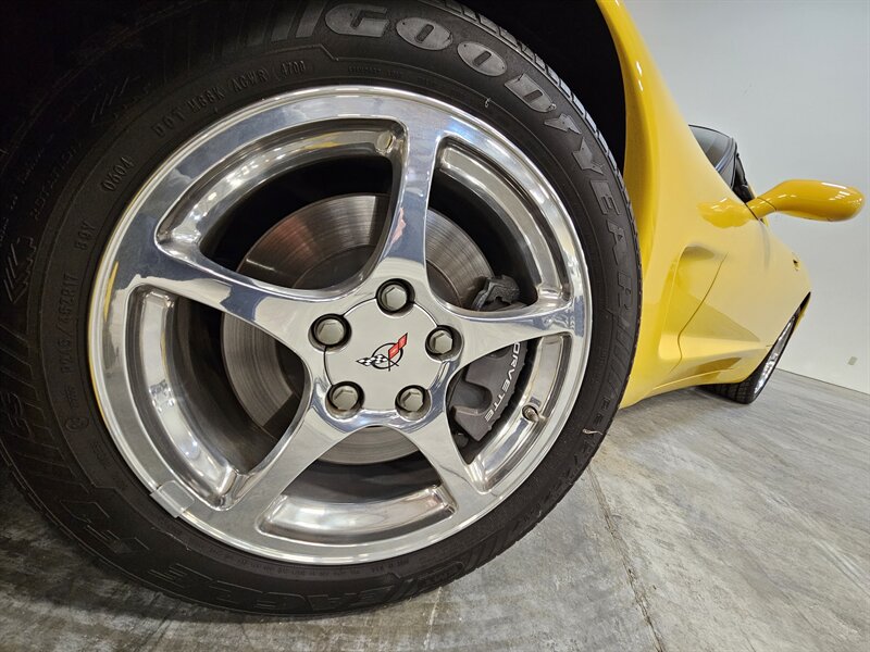 2001 Chevrolet Corvette   - Photo 11 - Hillsboro, OR 97124