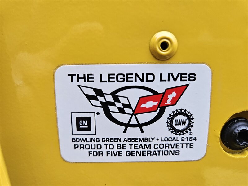 2001 Chevrolet Corvette   - Photo 31 - Hillsboro, OR 97124