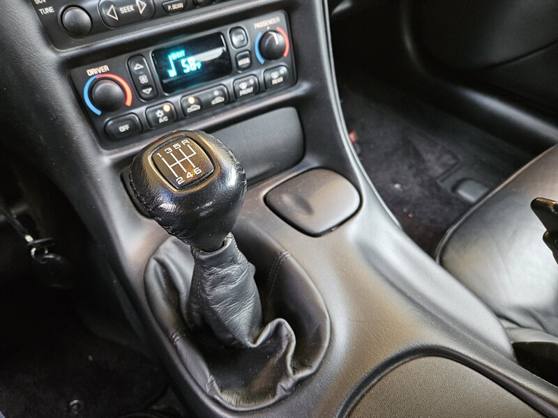 2001 Chevrolet Corvette   - Photo 23 - Hillsboro, OR 97124