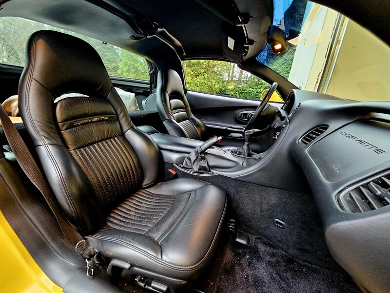 2001 Chevrolet Corvette   - Photo 13 - Hillsboro, OR 97124