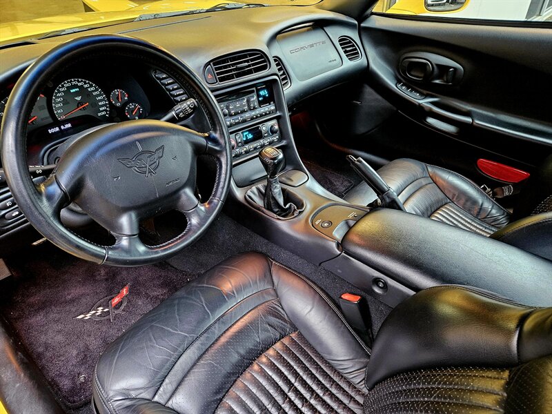 2001 Chevrolet Corvette   - Photo 18 - Hillsboro, OR 97124
