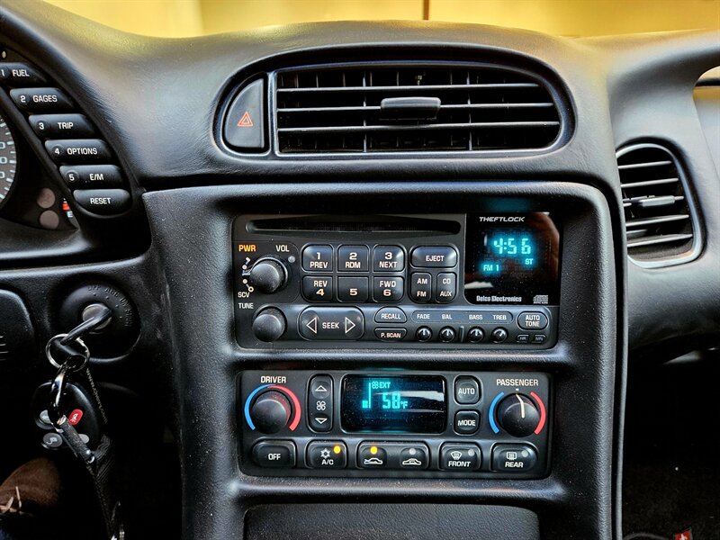 2001 Chevrolet Corvette   - Photo 22 - Hillsboro, OR 97124