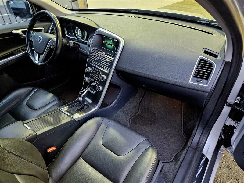 2015 Volvo XC60 T5 Premier  