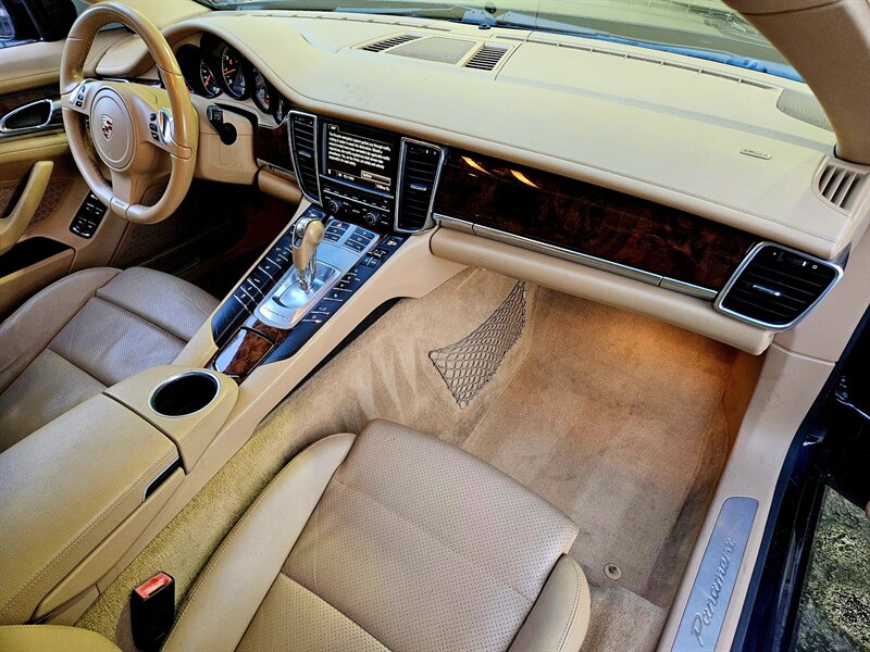2012 Porsche Panamera  