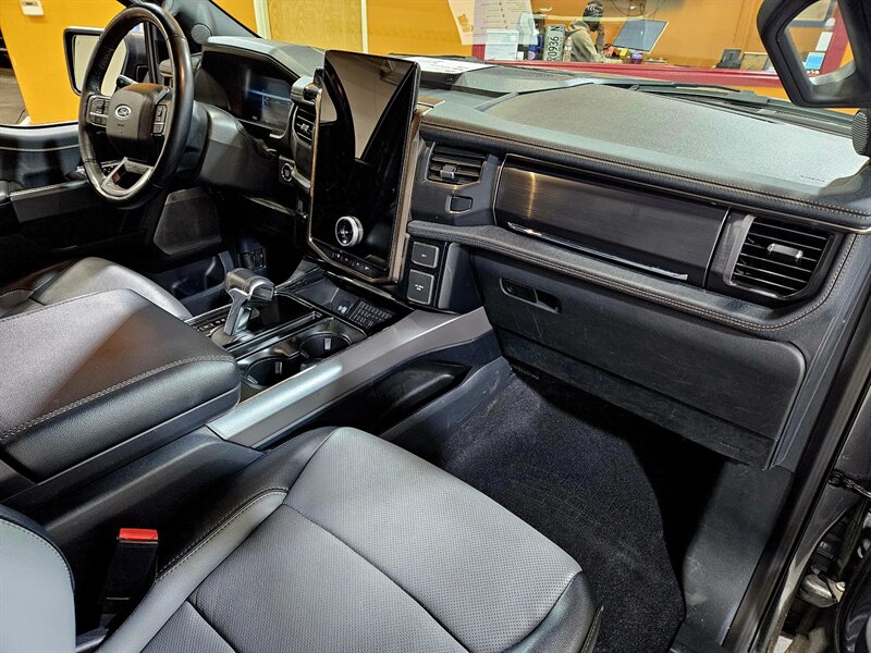 2023 Ford F-150 Lightning Lariat  