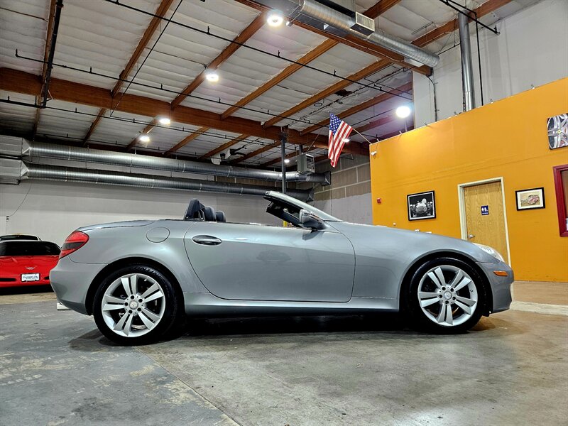 2010 Mercedes-Benz SLK SLK 300   - Photo 11 - Hillsboro, OR 97124