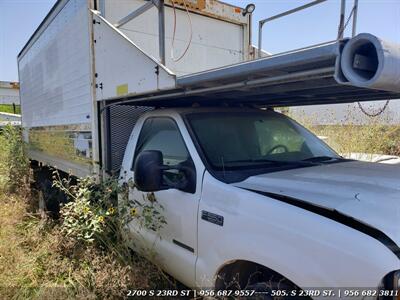 2001 Ford F550 Scissor Lift Box Truck   - Photo 1 - McAllen, TX 78503