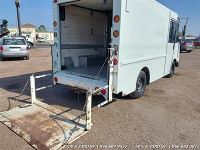 1997 GMC P32 Panel Van   - Photo 2 - McAllen, TX 78503