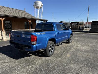 2017 Toyota Tacoma TRD Sport   - Photo 3 - Nocona, TX 76255