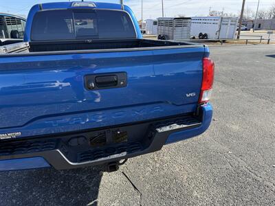 2017 Toyota Tacoma TRD Sport   - Photo 22 - Nocona, TX 76255