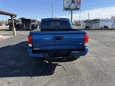 2017 Toyota Tacoma TRD Sport   - Photo 4 - Nocona, TX 76255