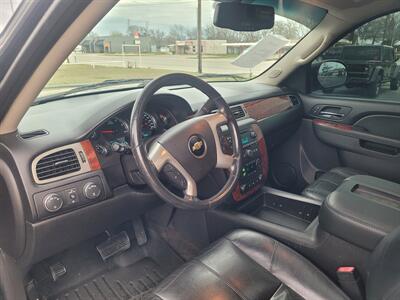 2014 Chevrolet Suburban LT 1500   - Photo 13 - Nocona, TX 76255