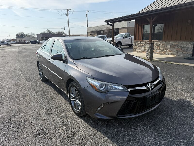 2015 Toyota Camry SE   - Photo 1 - Nocona, TX 76255