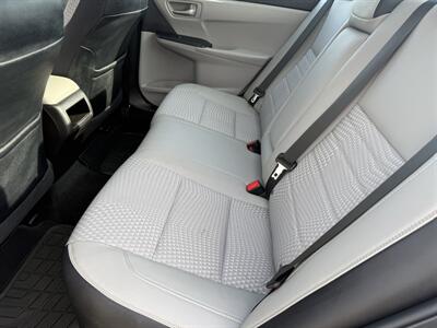 2015 Toyota Camry SE   - Photo 12 - Nocona, TX 76255