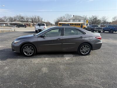 2015 Toyota Camry SE   - Photo 6 - Nocona, TX 76255