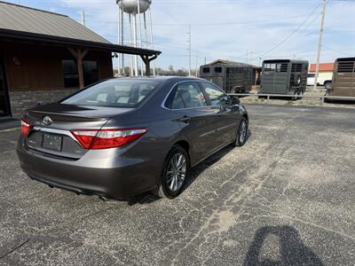2015 Toyota Camry SE   - Photo 3 - Nocona, TX 76255