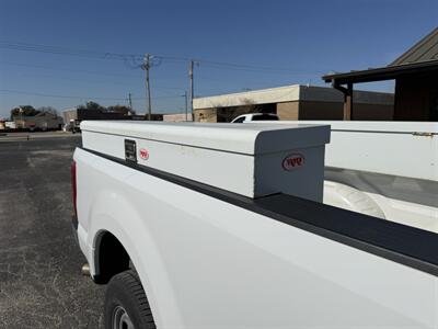 2019 Ford F-250 XL   - Photo 21 - Nocona, TX 76255
