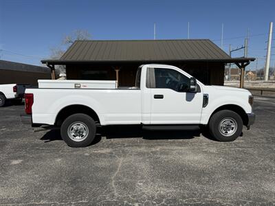 2019 Ford F-250 XL   - Photo 2 - Nocona, TX 76255
