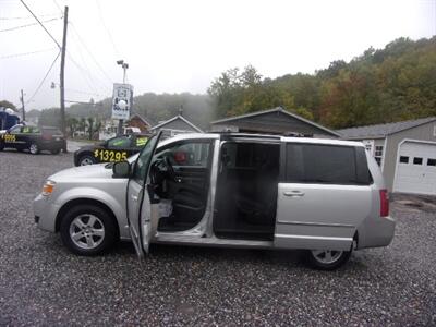 2010 Dodge Grand Caravan SXT  4-Door Mini-Van - Photo 12 - Tamaqua, PA 18252