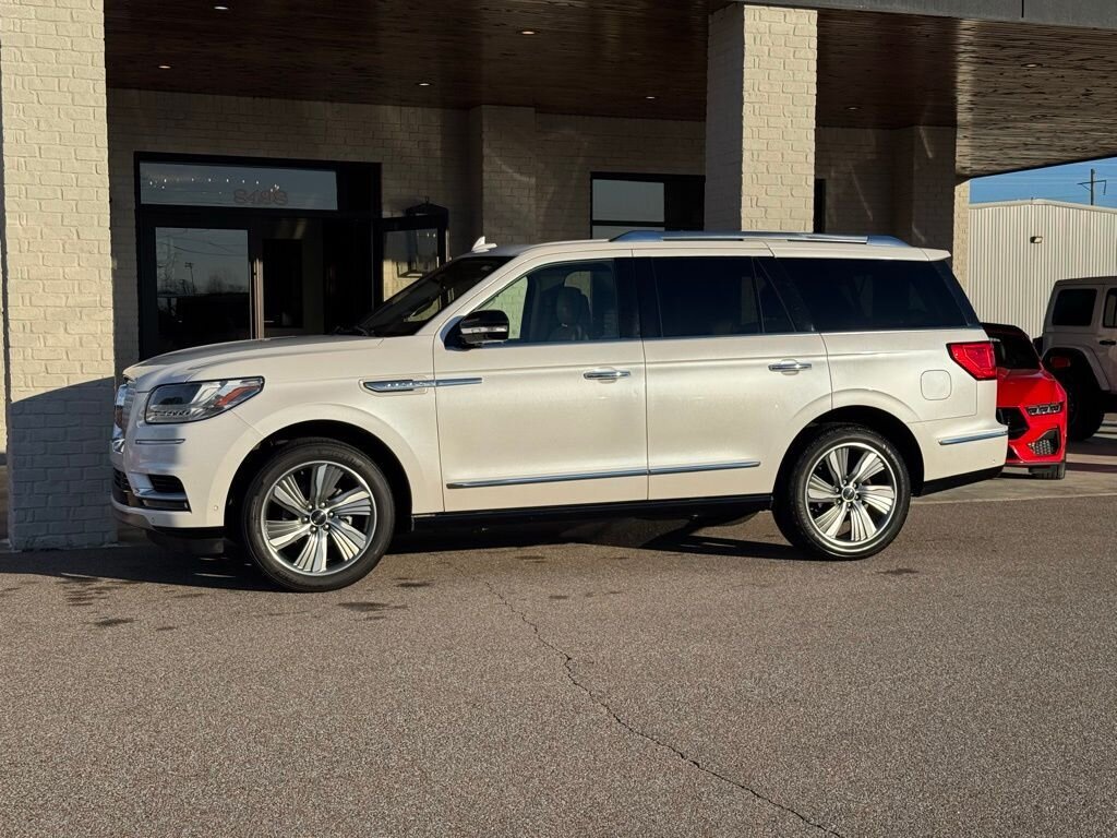 2018 Lincoln Navigator Reserve - Photo 5 - Martin, TN 38237