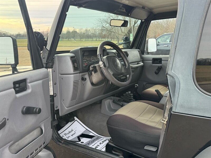 1997 Jeep Wrangler SE   - Photo 2 - Martin, TN 38237