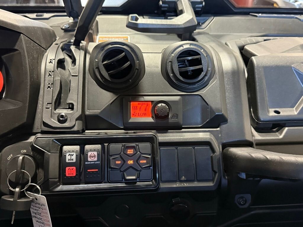 2023 Can-Am Defender MAX HD10 LIMITED - Photo 14 - Martin, TN 38237