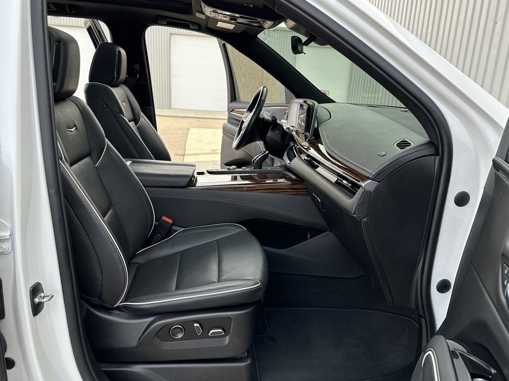 2021 Cadillac Escalade Premium Luxury   - Photo 40 - Martin, TN 38237