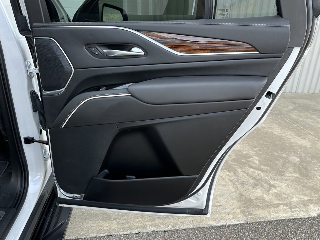 2021 Cadillac Escalade Premium Luxury   - Photo 39 - Martin, TN 38237