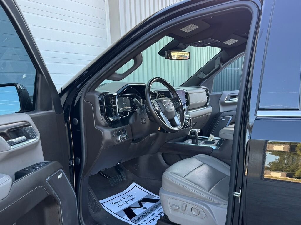 2023 GMC Sierra 1500 SLT   - Photo 22 - Martin, TN 38237