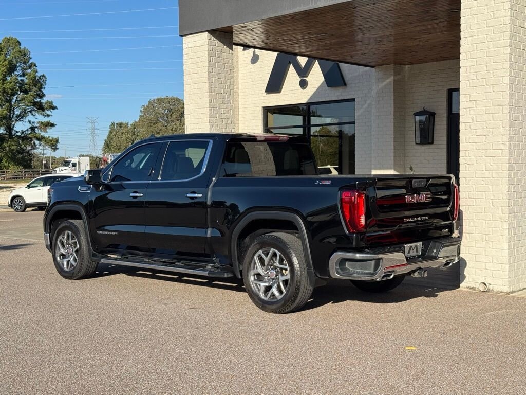 2023 GMC Sierra 1500 SLT   - Photo 10 - Martin, TN 38237