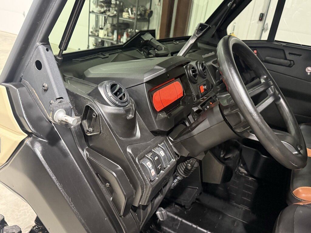 2024 Can-Am Defender MAX LIMITED - Photo 29 - Martin, TN 38237