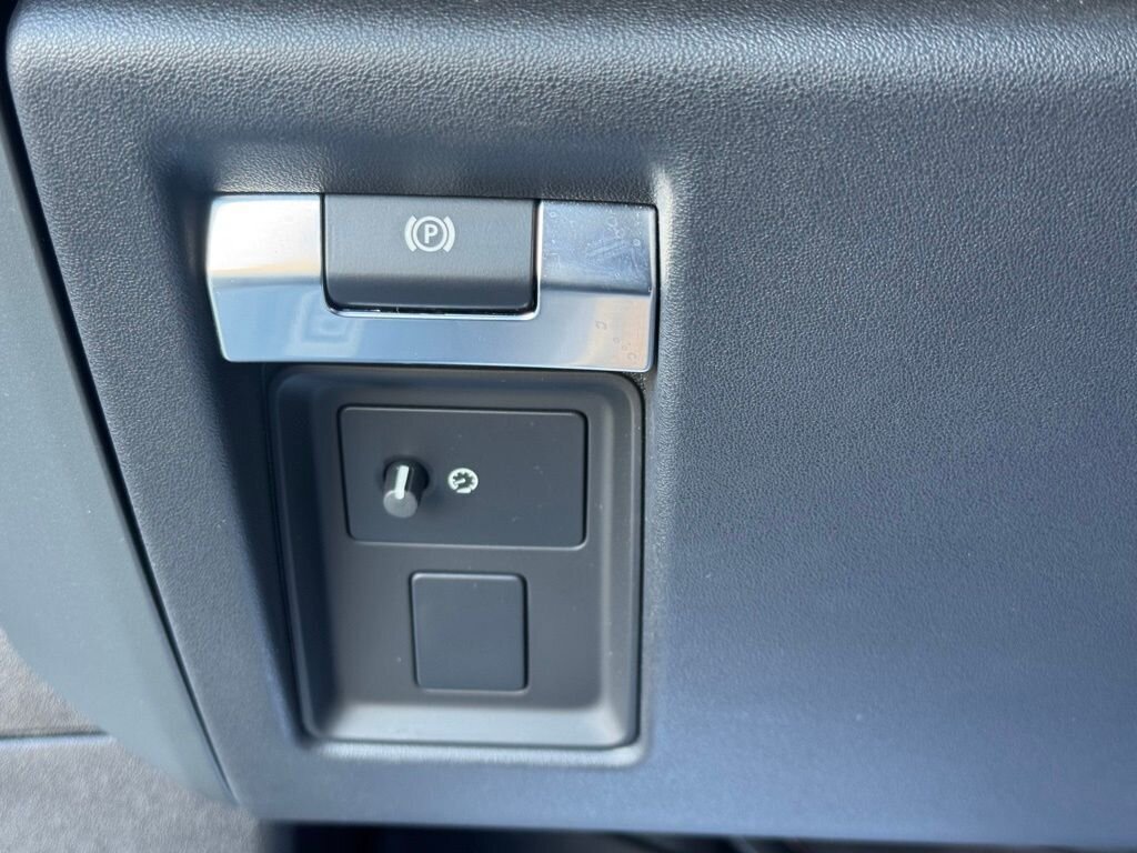 2021 Land Rover Defender X-Dynamic HSE   - Photo 32 - Martin, TN 38237