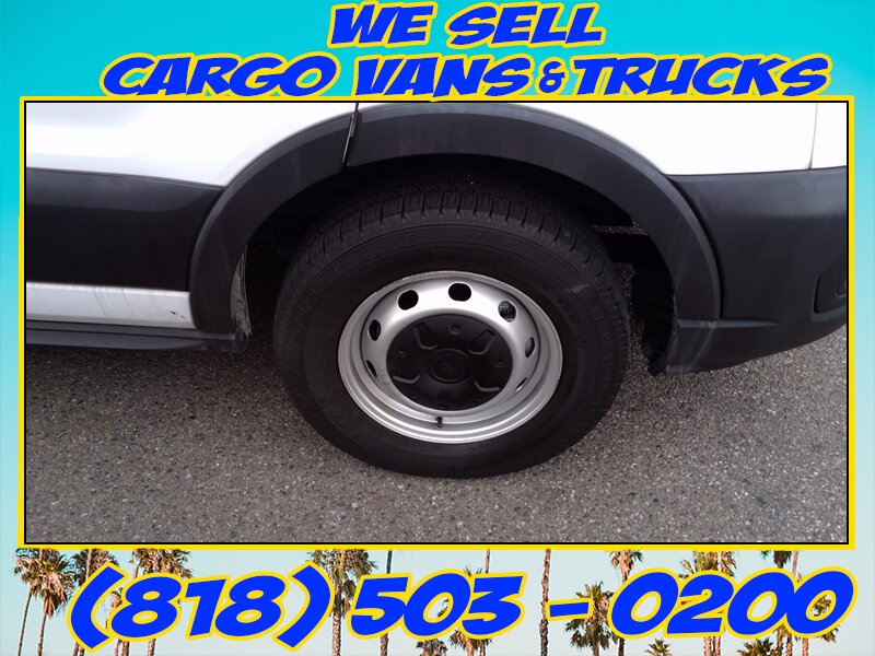 2022 Ford Transit 250 Medium Roof - Photo 9 - North Hollywood, CA 91605