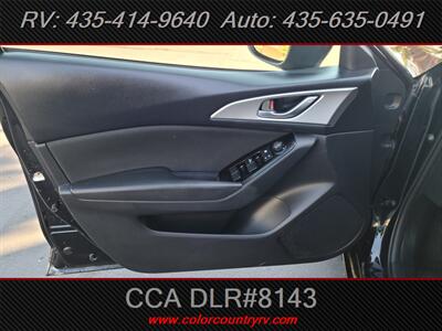 2018 Mazda Mazda3 Sport   - Photo 6 - Hurricane, UT 84737