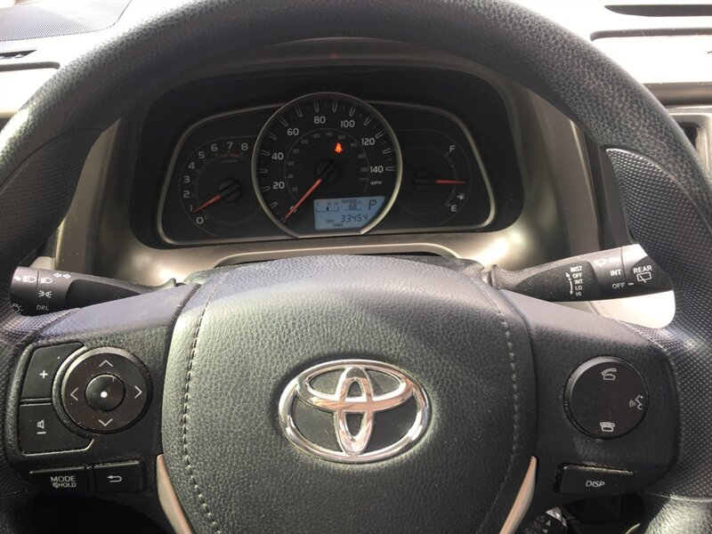 2015 Toyota RAV4 LE photo