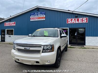2013 Chevrolet Avalanche LTZ  Black Diamond - Photo 2 - Clio, MI 48420