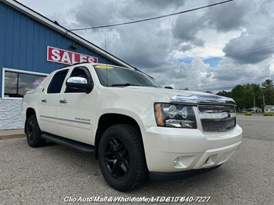2013 Chevrolet Avalanche LTZ  Black Diamond - Photo 10 - Clio, MI 48420