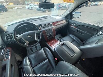 2013 Chevrolet Avalanche LTZ  Black Diamond - Photo 19 - Clio, MI 48420