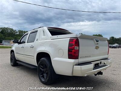 2013 Chevrolet Avalanche LTZ  Black Diamond - Photo 4 - Clio, MI 48420